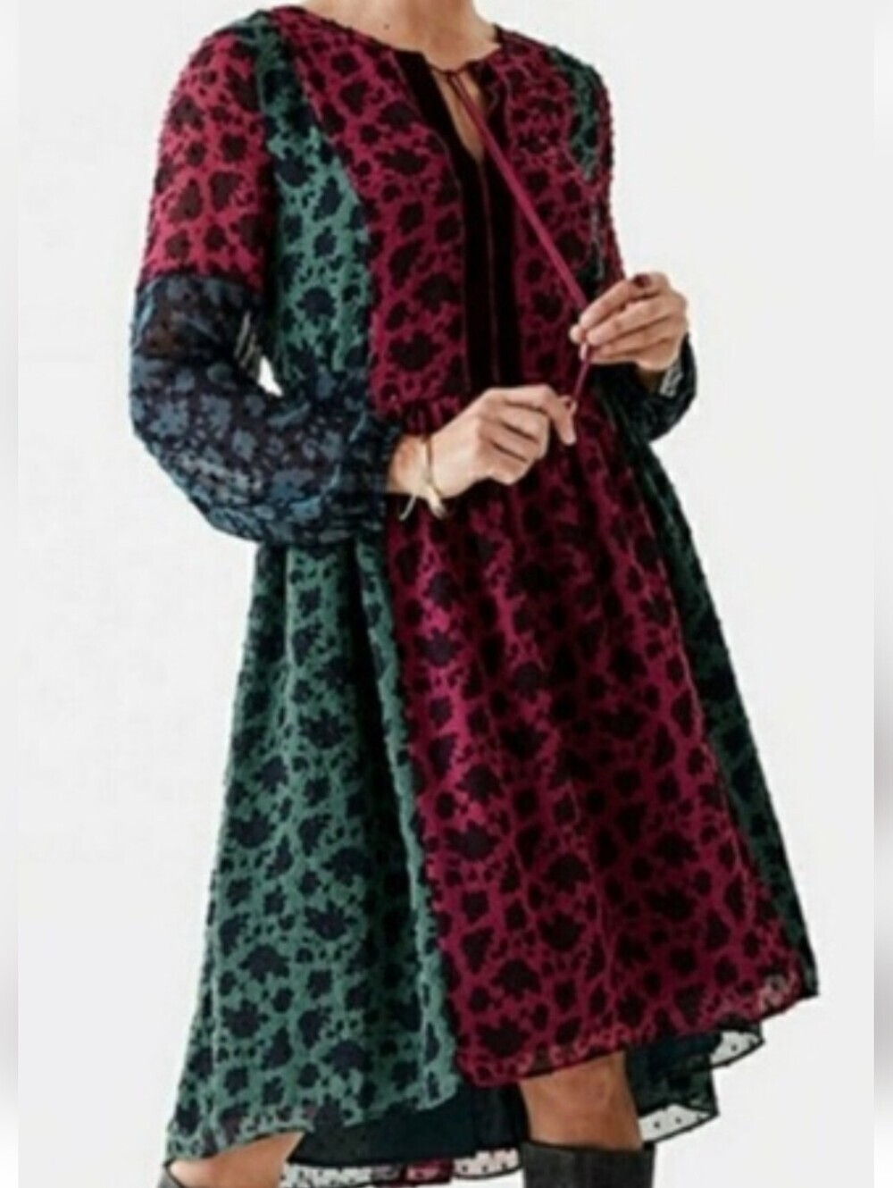 Matilda Jane  Two-Tone Floral Midi Dress in Burgundy and Forest Green Zise M